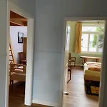 Mit 2 Schlafzimmern, Wohnkueche, Terrasse Daire *