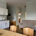 Apartment Mit 2 Schlafzimmern, Wohnkueche, Terrasse