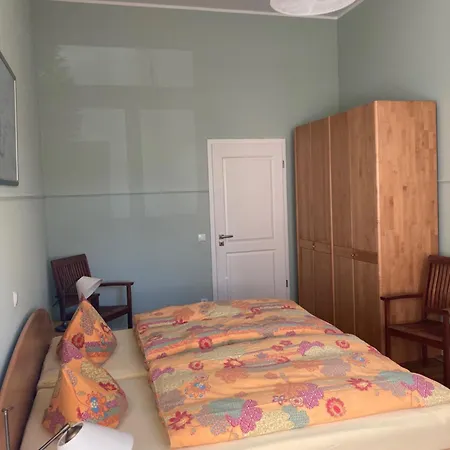 Mit 2 Schlafzimmern, Wohnkueche, Terrasse Апартаменты