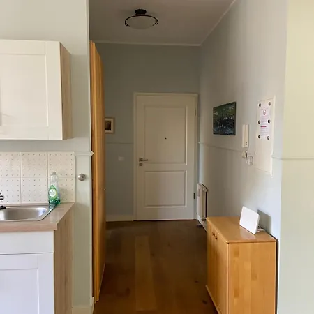 Mit 2 Schlafzimmern, Wohnkueche, Terrasse *