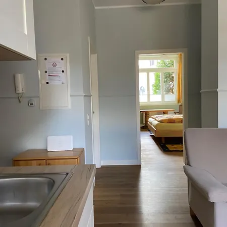 Mit 2 Schlafzimmern, Wohnkueche, Terrasse