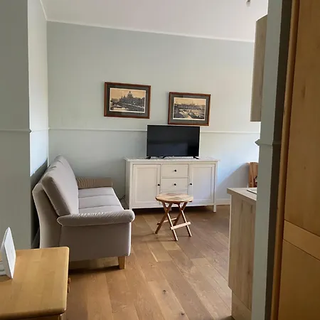 Appartement Mit 2 Schlafzimmern, Wohnkueche, Terrasse *