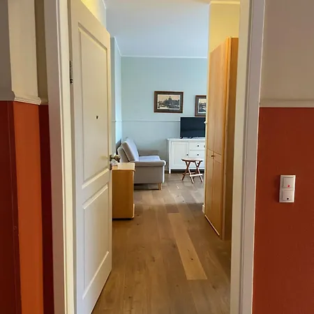 Mit 2 Schlafzimmern, Wohnkueche, Terrasse