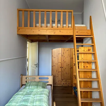 Mit 2 Schlafzimmern, Wohnkueche, Terrasse Appartement Bonn