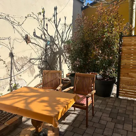 Lägenhet Mit 2 Schlafzimmern, Wohnkueche, Terrasse