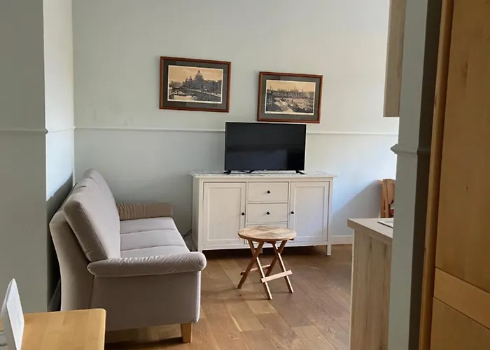 公寓 Mit 2 Schlafzimmern, Wohnkueche, Terrasse *