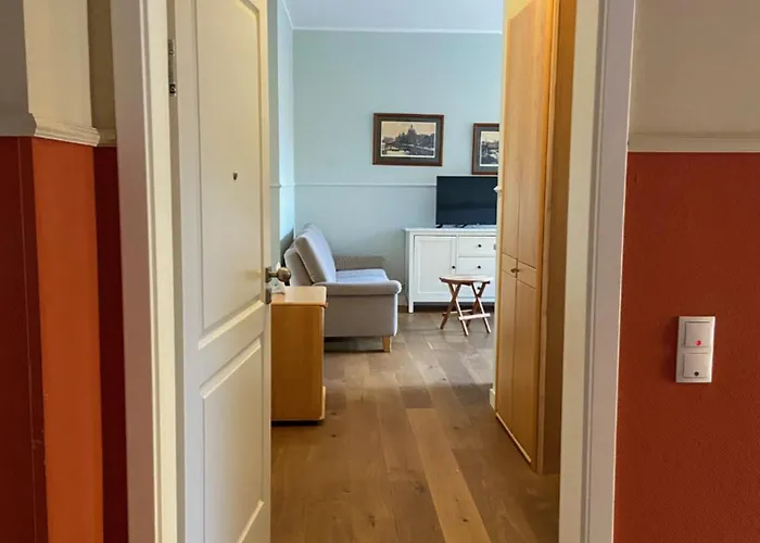 Mit 2 Schlafzimmern, Wohnkueche, Terrasse