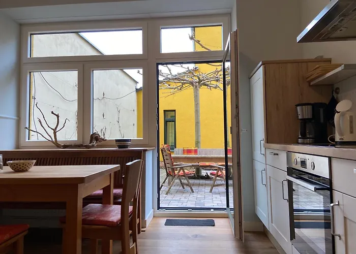 Mit 2 Schlafzimmern, Wohnkueche, Terrasse Apartman