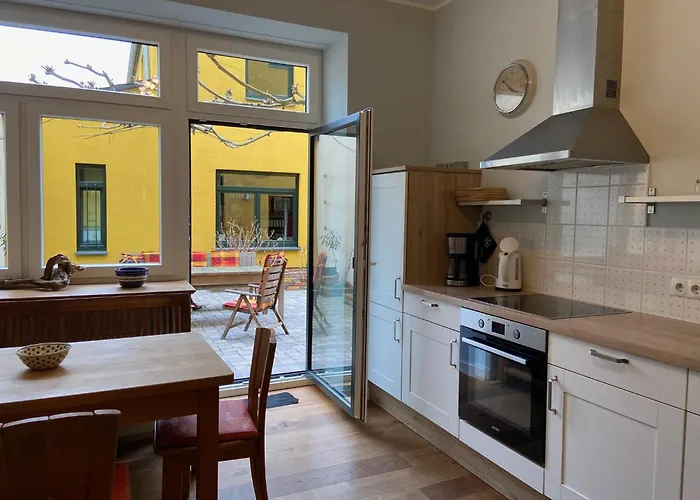 Mit 2 Schlafzimmern, Wohnkueche, Terrasse