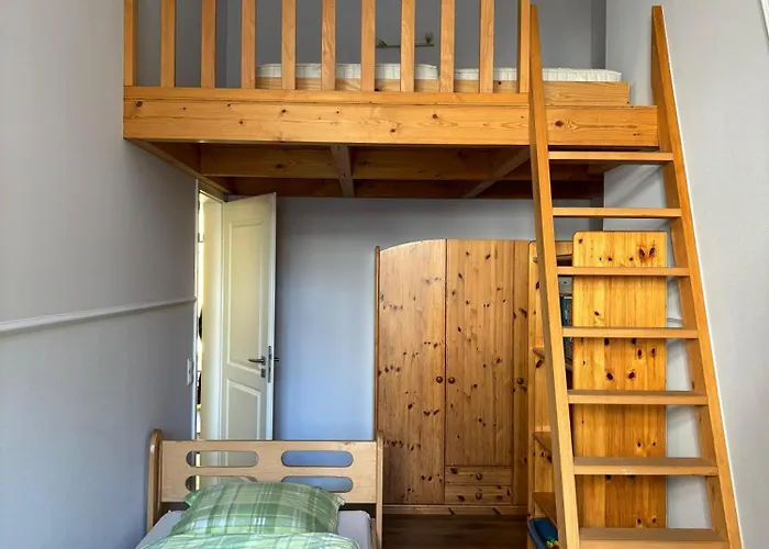 Mit 2 Schlafzimmern, Wohnkueche, Terrasse Apartman Bonn