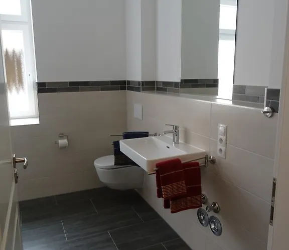 Mit 2 Schlafzimmern, Wohnkueche, Terrasse