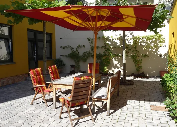 Mit 2 Schlafzimmern, Wohnkueche, Terrasse 公寓 波恩